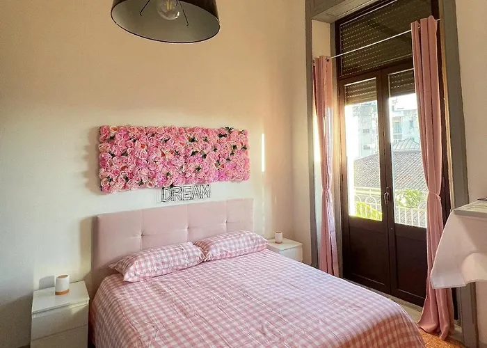 Toctoc Apartment - Think Pink