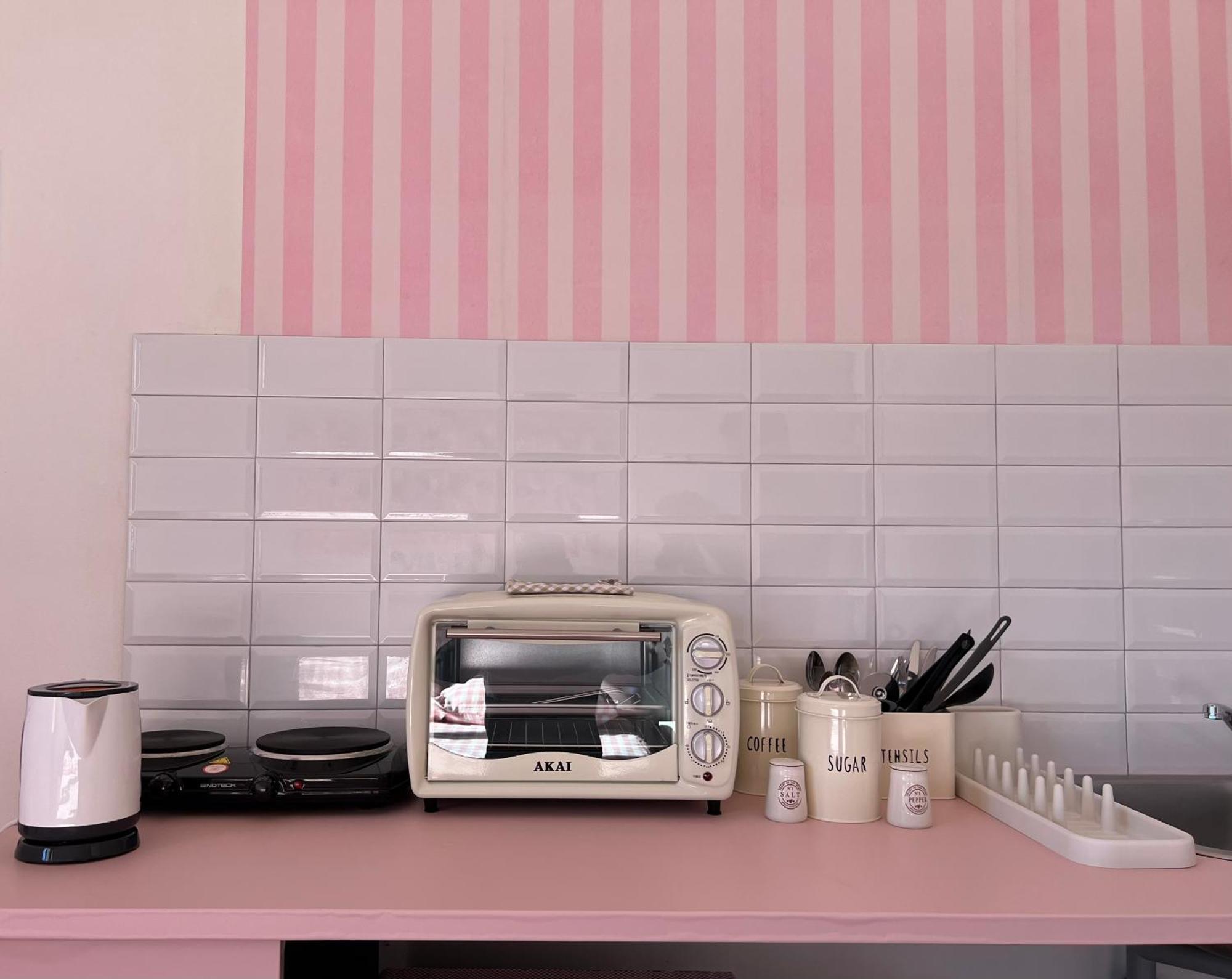 Toctoc - Think Pink